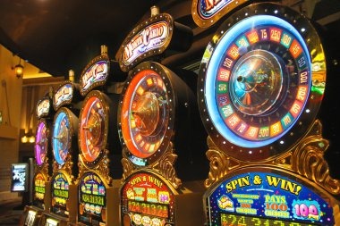 Medusa II paytable showing symbol values and winning combinations